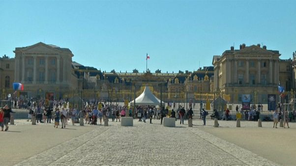 Macron empfängt Putin in Versailles Macron empfängt Putin in Versailles