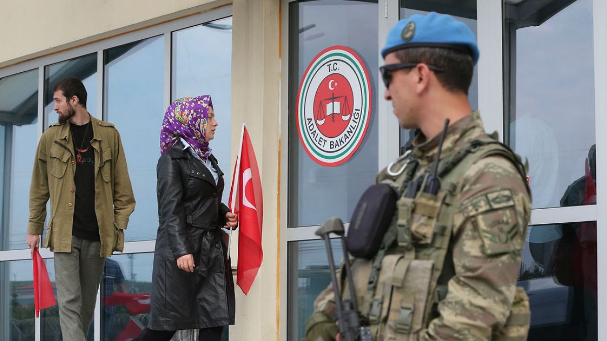 Τουρκία: Στο εδώλιο έξι στρατηγοί για το αποτυχημένο πραξικόπημα
