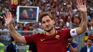 L'addio al calcio di Francesco Totti, le reazioni sui social media