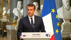 Macron fustige les médias proches du Kremlin