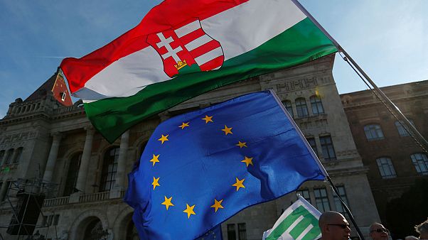 Tüntetés a "civiltörvény" ellen Tüntetés a "civiltörvény" ellen