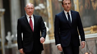 Putyin/Macron: szívélyes látogatás Versailles-ban