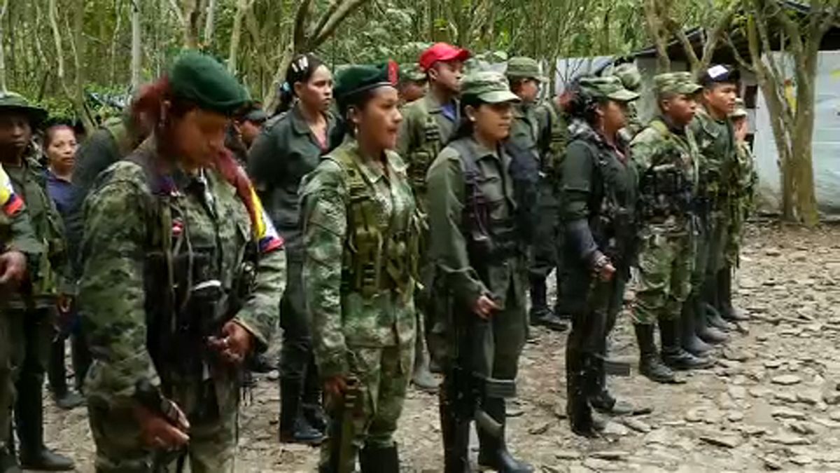 Haladékot kaptak a kolumbiai gerillák a fegyverletételre