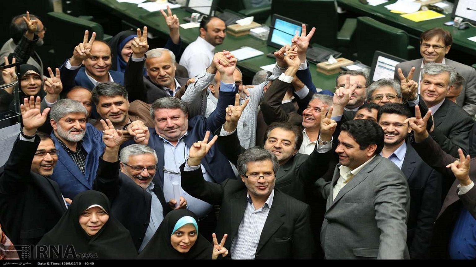 رئیس و دو نایب رئیس مجلس ایران ابقا شدند