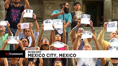 Διαδήλωση των δημοσιογράφων στο Μεξικό