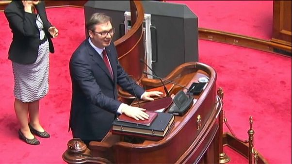 Vucic als serbischer Präsident vereidigt Vucic als serbischer Präsident vereidigt