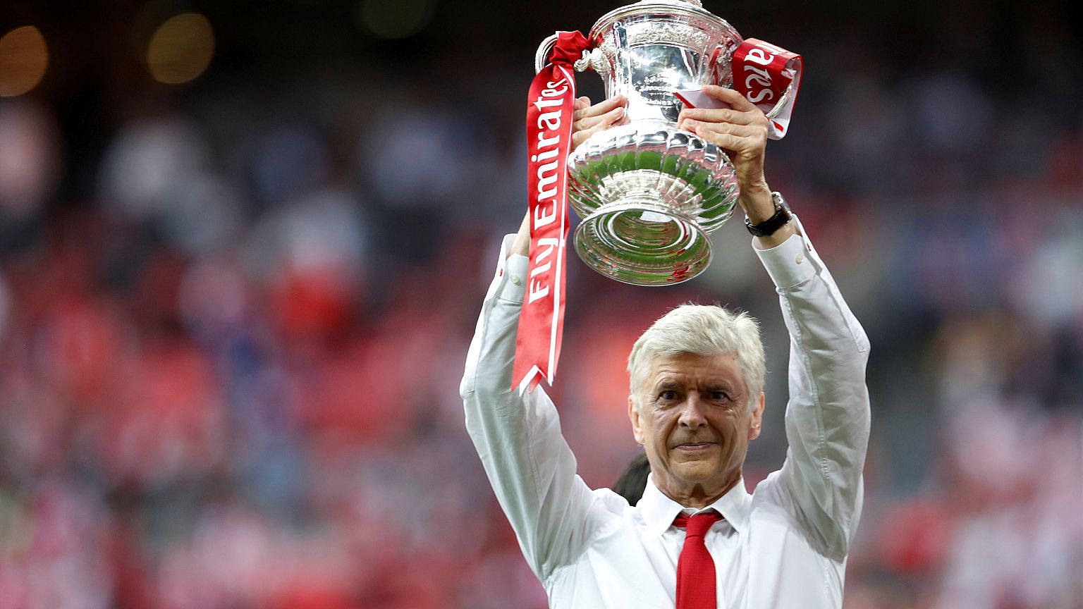 Wenger signs two year extension at Arsenal