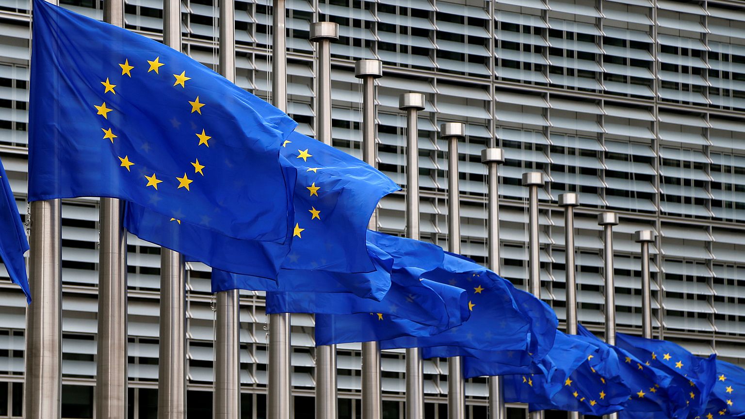 Vaccini: Europa procede in ordine sparso