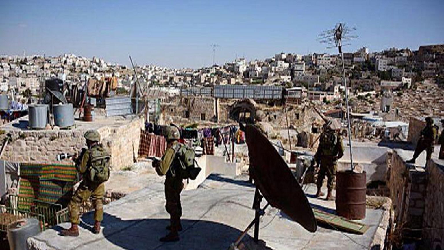 قوات إسرائيلية تطلق النار على فلسطينية طعنت جنديا