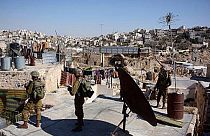 قوات إسرائيلية تطلق النار على فلسطينية طعنت جنديا