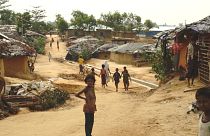 Decenas de miles de rohinyás huyen de Myanmar a Bangladesh