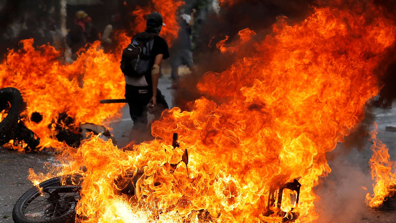 Venezuela: Göstericiler dışişleri bakanlığına yürüdü