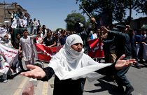 تیراندازی هوایی پلیس برای متفرق کردن معترضان در کابل