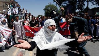 تیراندازی هوایی پلیس برای متفرق کردن معترضان در کابل