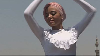Égypte : une amoureuse du ballet au "hijab"
