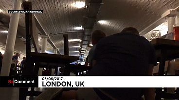 "Auf den Boden!" - Evakuierung einer Londoner Bar nach dem Angriff