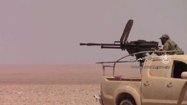 الجيش السوري ينتزع بلدة قريبة من "الرقة" من تنظيم "الدولة الإسلامية" الجيش السوري ينتزع بلدة قريبة من "الرقة" من تنظيم "الدولة الإسلامية"