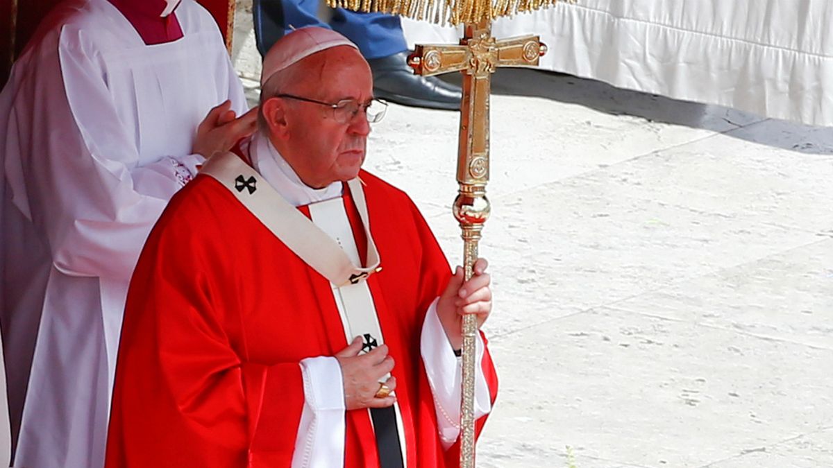El papa Francisco reza por las víctimas de Londres