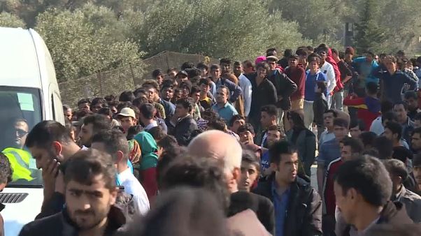 Yunanistan'dan mülteci kaçakçılarına operasyon Yunanistan'dan mülteci kaçakçılarına operasyon