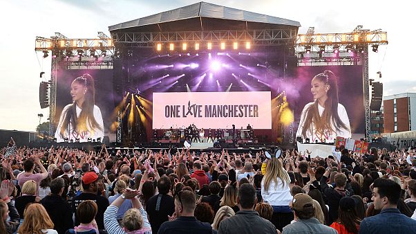 50 mil pessoas cantaram em Manchester contra o terrorismo 50 mil pessoas cantaram em Manchester contra o terrorismo