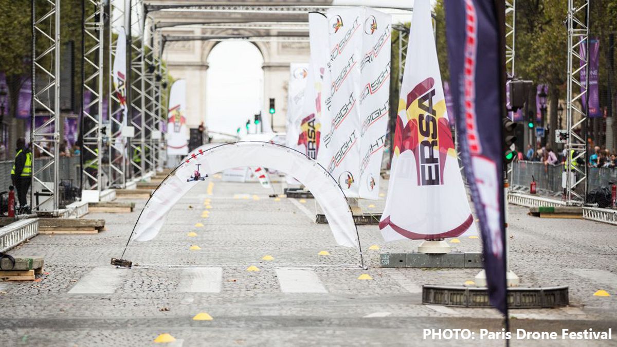 مسابقه سرعت پهپادها در خیابان شانزه‌ لیزه پاریس