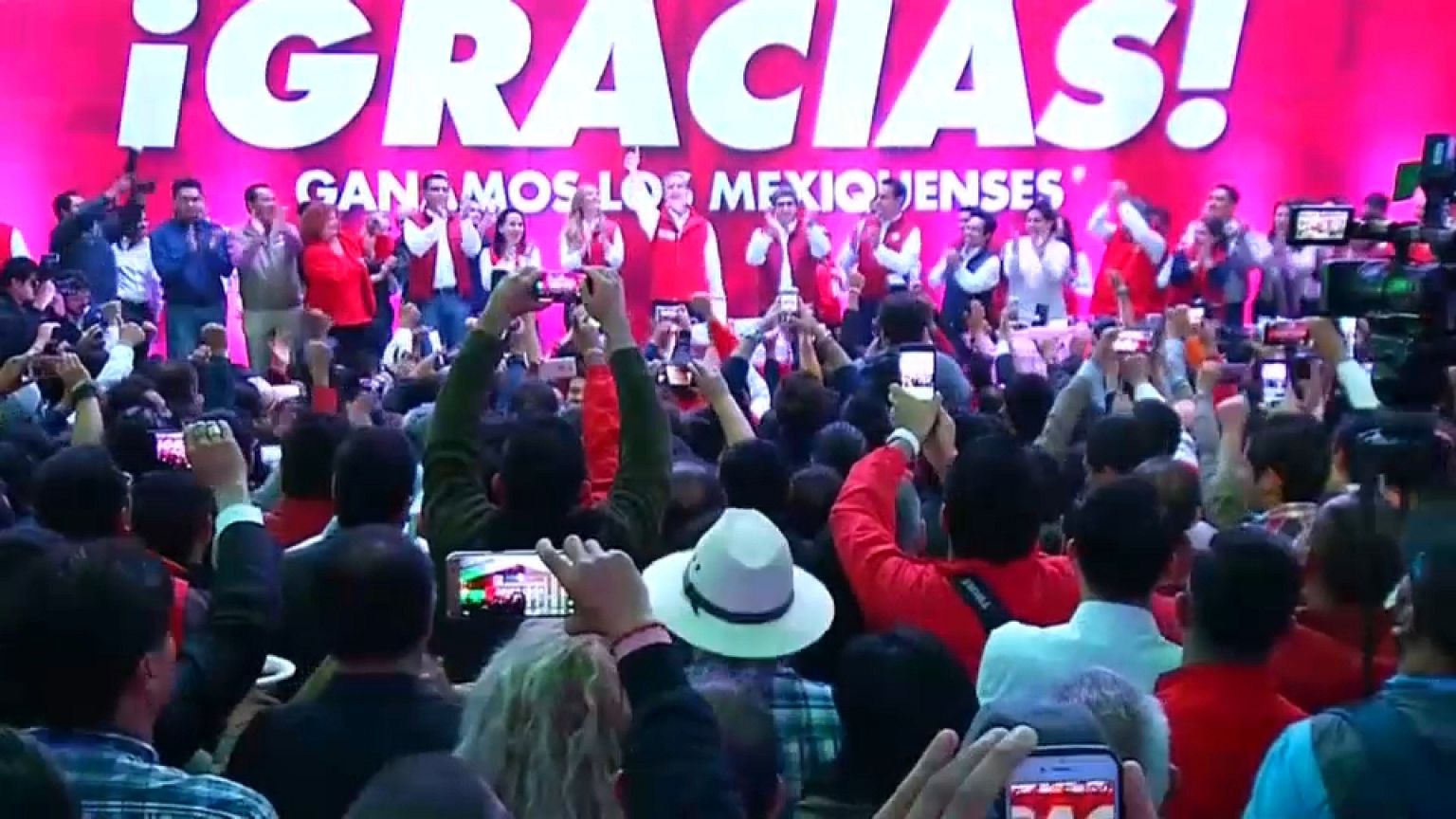 EL PRI retiene con polémica el Estado de México