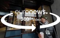 Egy romániai Fedél Nélkül-árus napja Oslóban - 360-as videóval