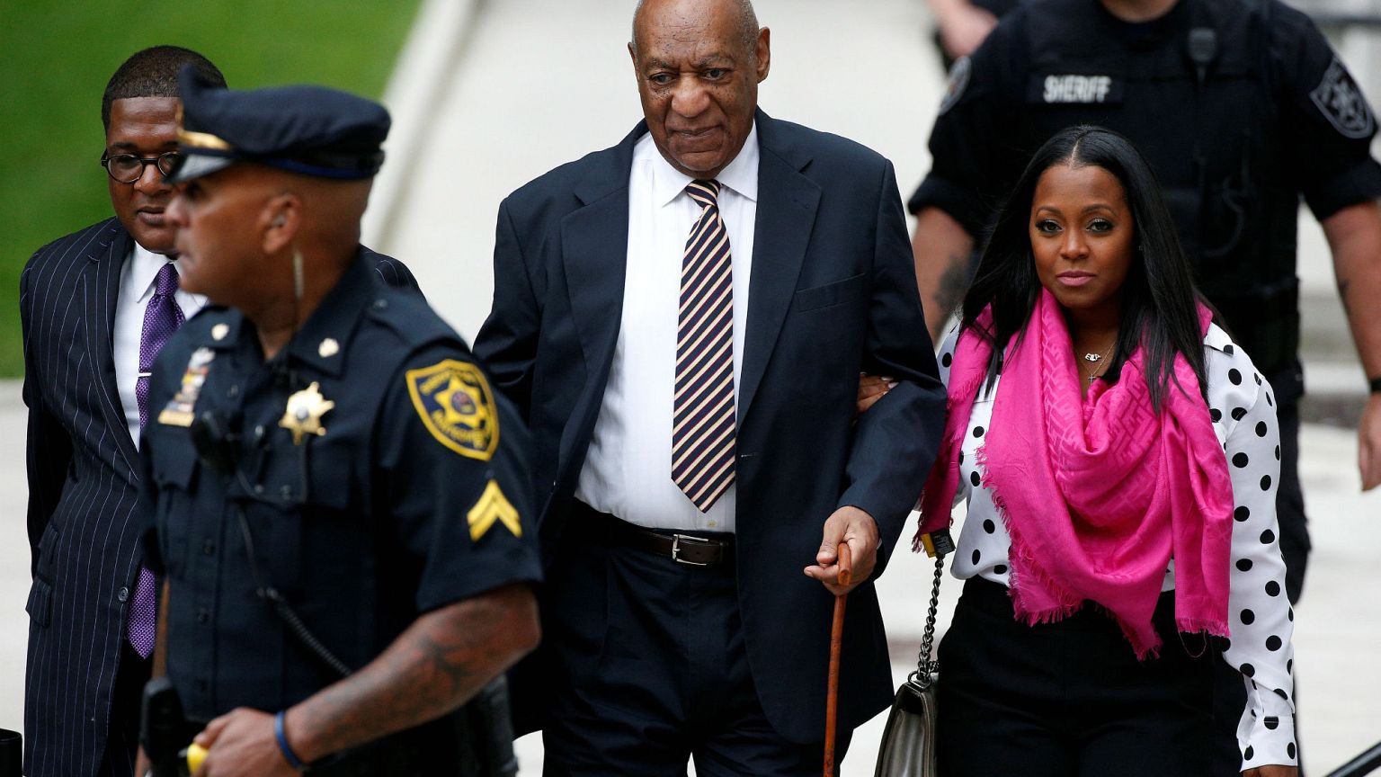 Bill Cosby hakim karşısında
