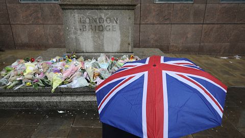 A rainy morning on London Bridge