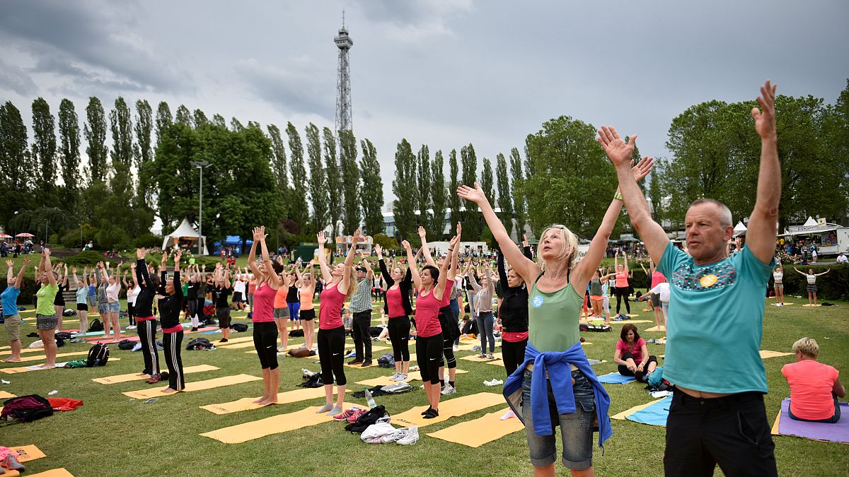 Mit Merkel und Yoga: 55.000 in Berlin beim Turnfest