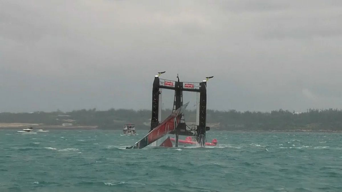 NZ capsize gifting Team GB and Ben Ainslie fourth leg of America's Cup eliminator semi-final