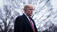 Image: President Donald Trump speaks to reporters on the South Lawn of the 