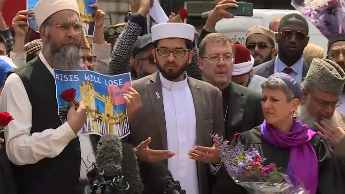 Londra'da toplanan imamlar terörü lanetledi