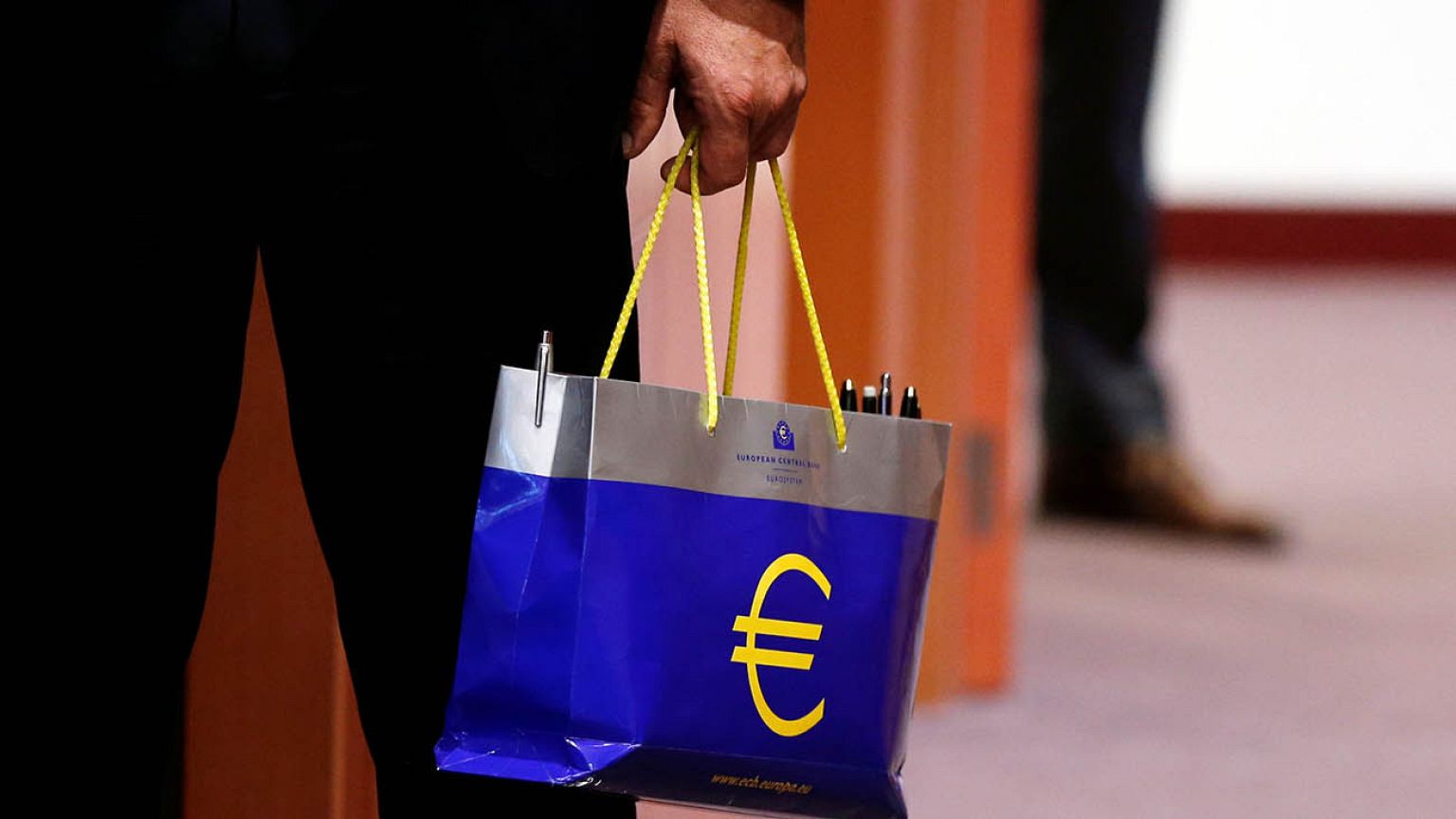 ΔΝΤ: Προς συμφωνία χωρίς χρηματοδότηση για την Ελλάδα - Δεν πρέπει να αποτύχει το Eurogroup λέει ο Μοσκοβισί