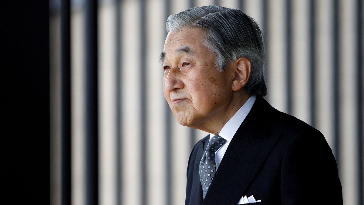 Law to allow Japanese Emperor to abdicate