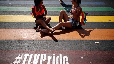 Eşcinseller Tel Aviv caddelerinde yürüdü