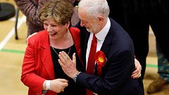 Virales Video: Wenn der Schlag von Jeremy Corbyn (68) gründlich danebengeht