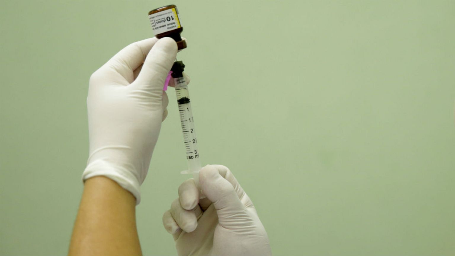 Italy’s vaccine sceptics to ‘apply for asylum in Austria’