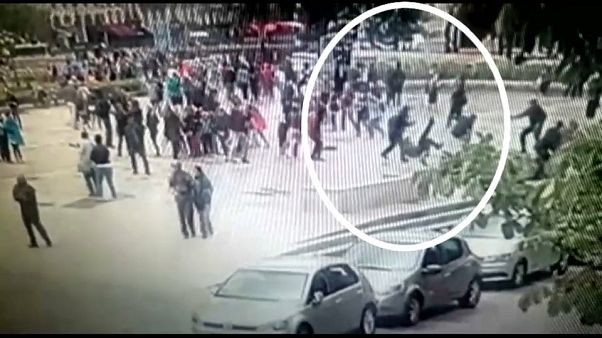 Parigi, a Notre Dame un terrorista fai da te Parigi, a Notre Dame un terrorista fai da te