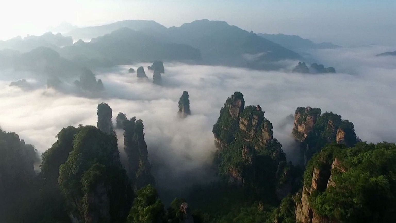 Gift of nature: spectacular sea of clouds