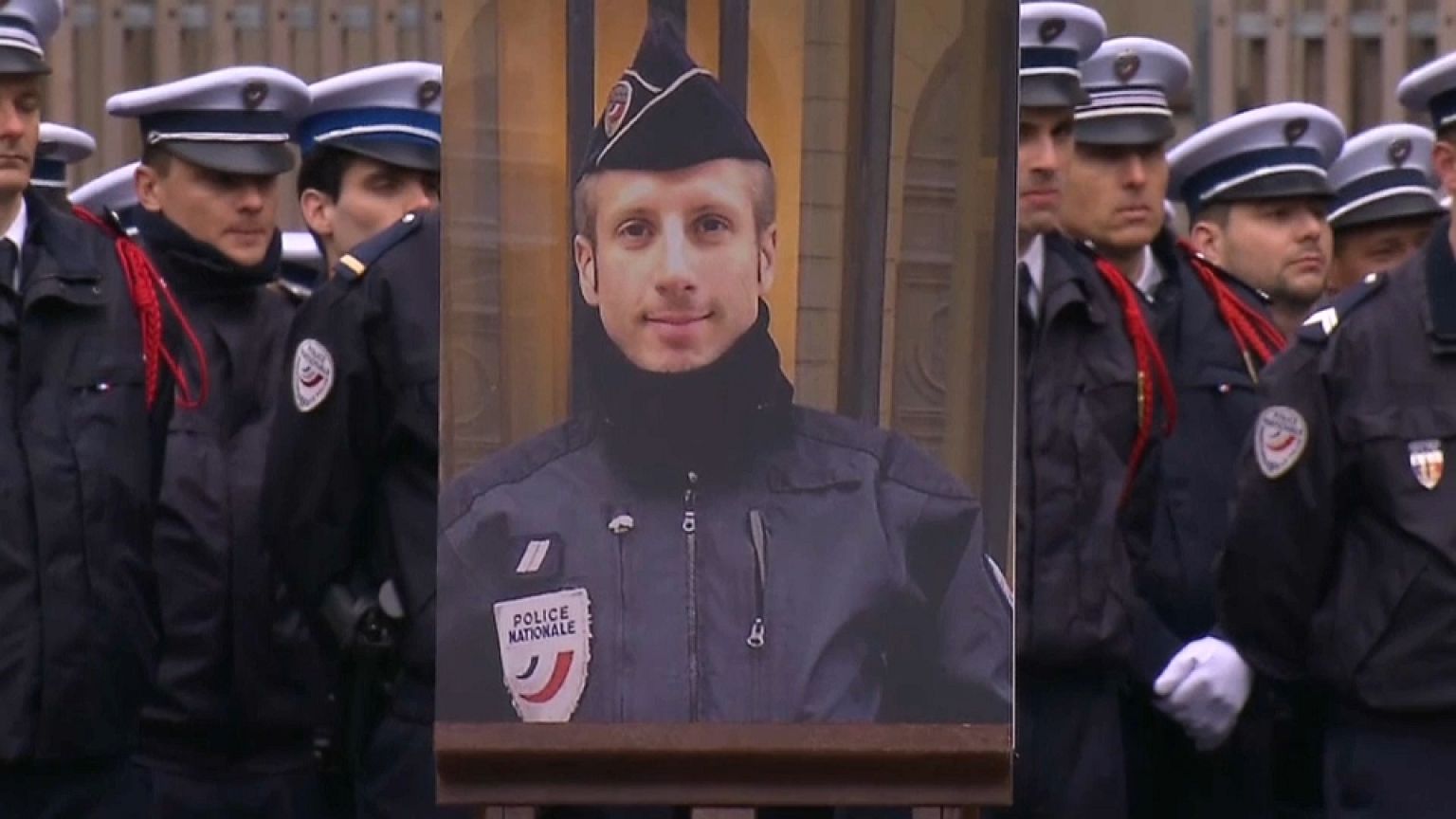 Mort du policier sur les Champs-Elysées : trois hommes écroués