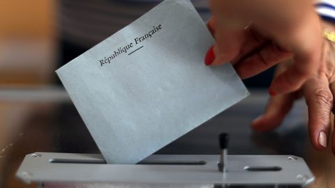 Fransız siyasetinin ünlüleri oy kullandı