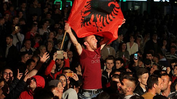 Coligação nacionalista de ex-guerrilheiros do Kosovo vence legislativas Coligação nacionalista de ex-guerrilheiros do Kosovo vence legislativas