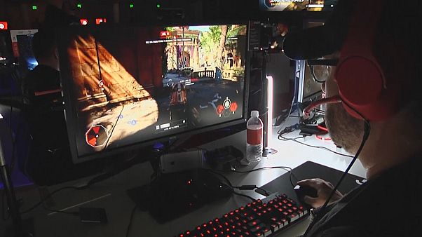 E3 opens door to video gaming public for first time E3 opens door to video gaming public for first time
