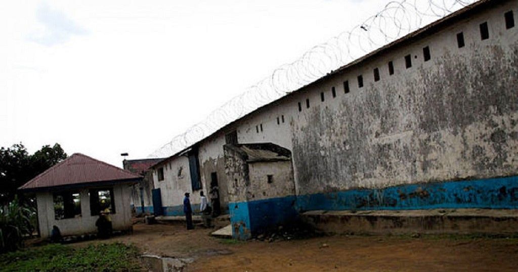 11 dead, over 900 escape in another prison break in DR Congo | Africanews