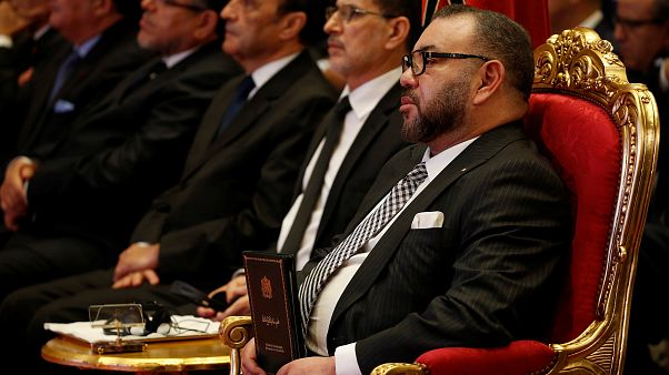 المغرب يرسل مواد غذائية إلى قطر المغرب يرسل مواد غذائية إلى قطر