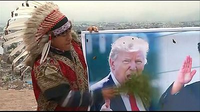 وردخوانی شمن‌های پرو بر تصاویر رهبران دنیا
