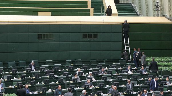 نماینده مجلس ایران: بازوان داعش در دفتر برخی مسئولان لانه کرده است نماینده مجلس ایران: بازوان داعش در دفتر برخی مسئولان لانه کرده است