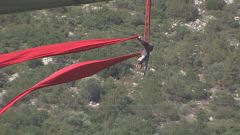 Seiltanz unter der Hängebrücke
