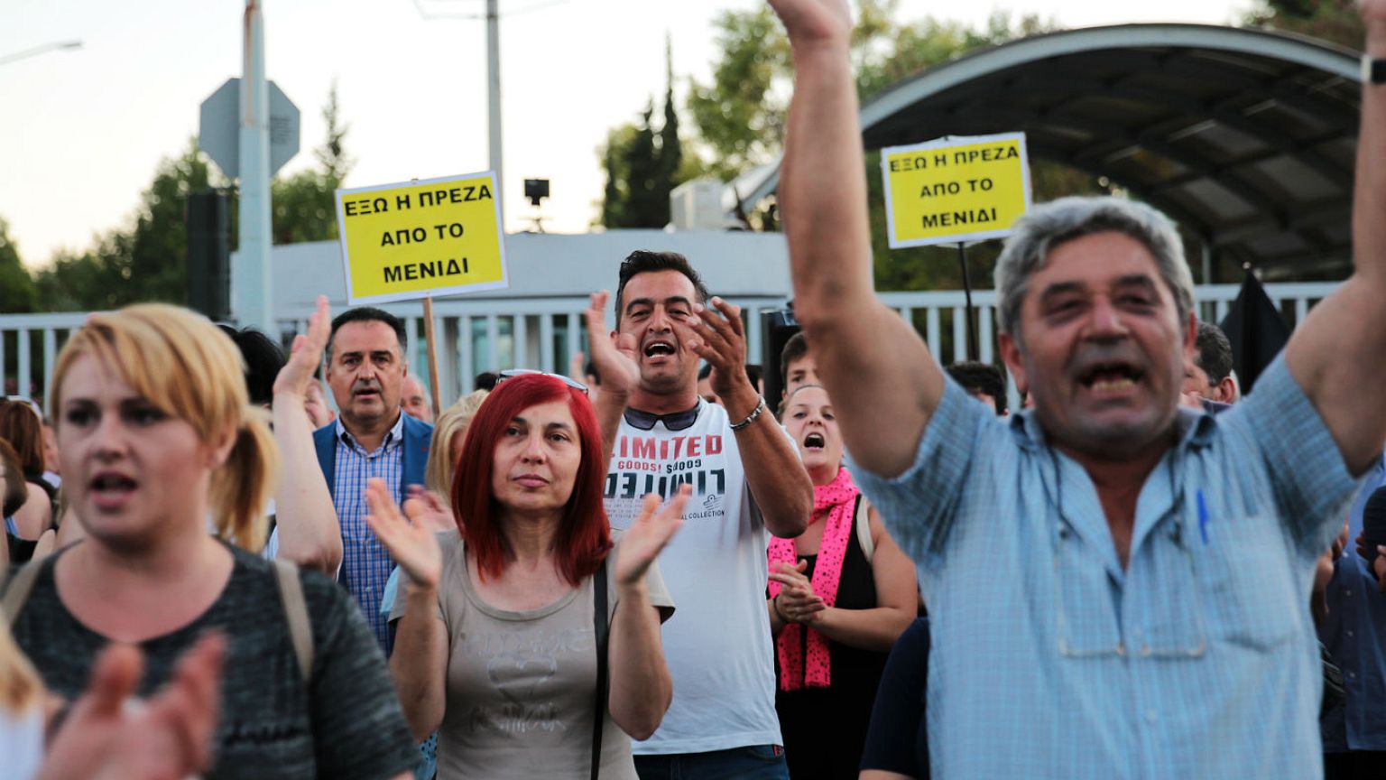 Στους δρόμους οι κάτοικοι του Μενιδίου